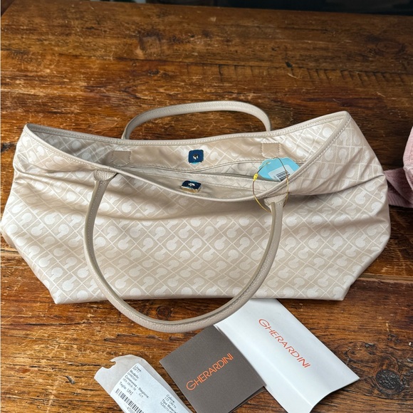 Gherardini Cream & Taupe Softy Tote Bag with Leather Trim and Handles. NWOT - Picture 11 of 14